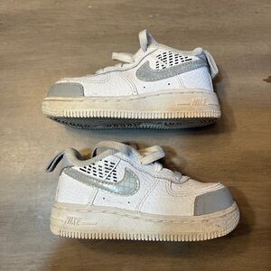 Nike boys Air Force 1 silver and white Sneakers 6c NO BOX B1G1 50% off